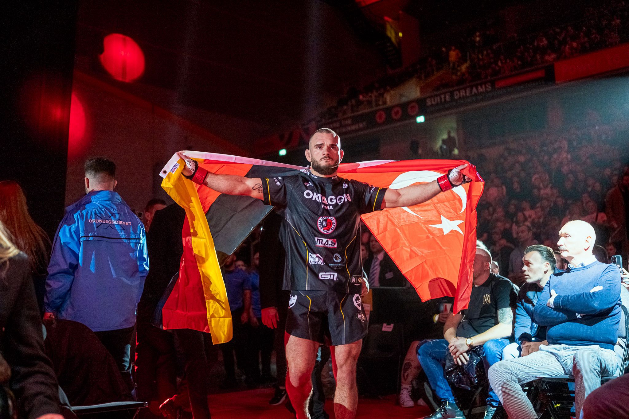 Emir-Can Al 6 Emir-Can Al