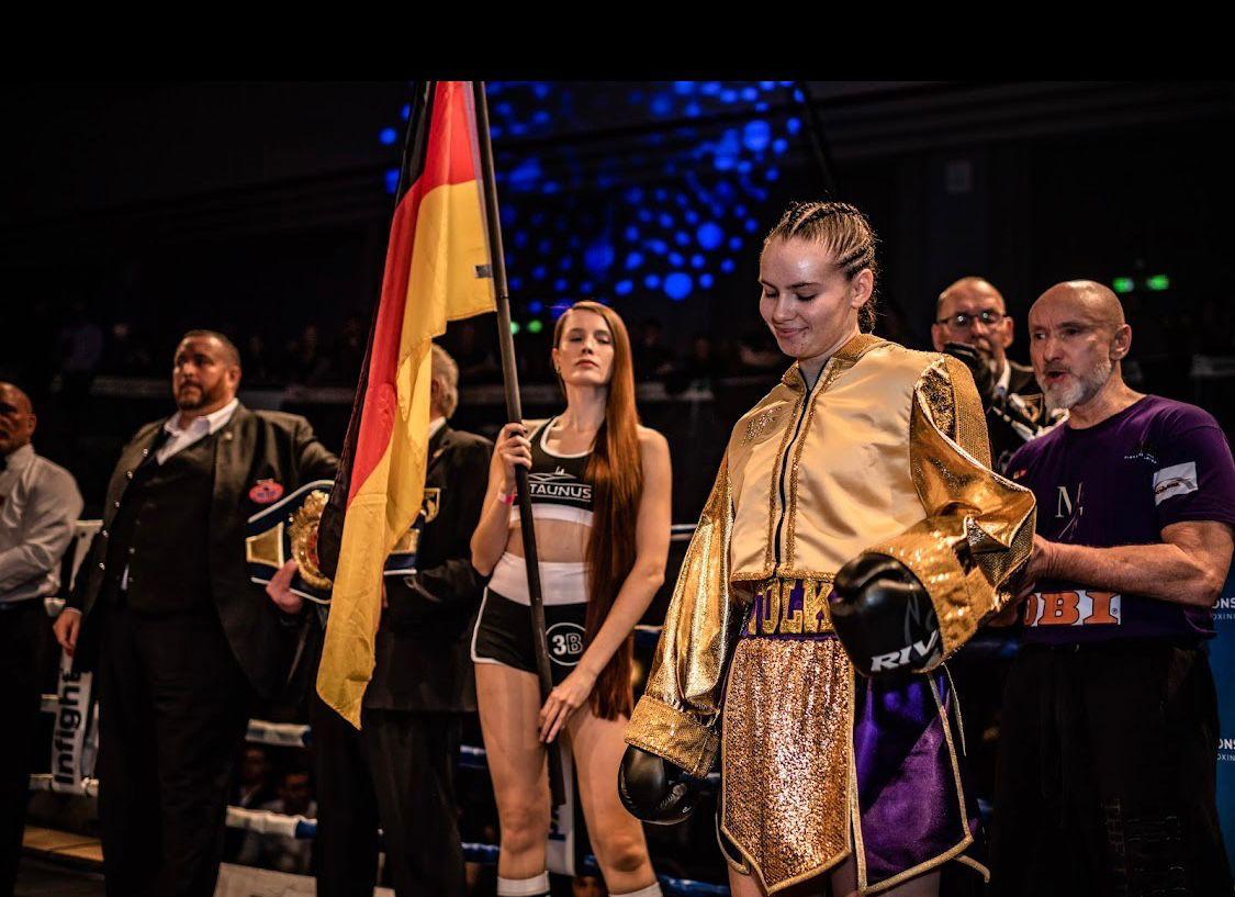 Mei-Li Folk Profiboxerin